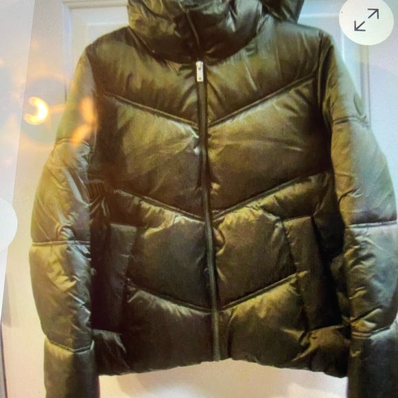 UGG Ronney Women's Cropped Puffer Hooded Jacket Olive Green Size L NEW $198 - Picture 2 of 13